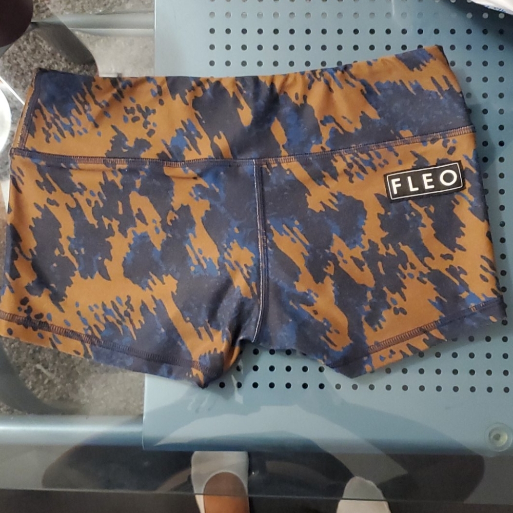 Rustic Leopard Fleo shorts